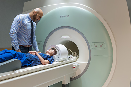 scanning a patient on the 7 Tesla MRI at the Centre for Advanced Imaging